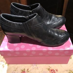 ⭐️FREE SHIPPING ⭐️Borne ankle boots